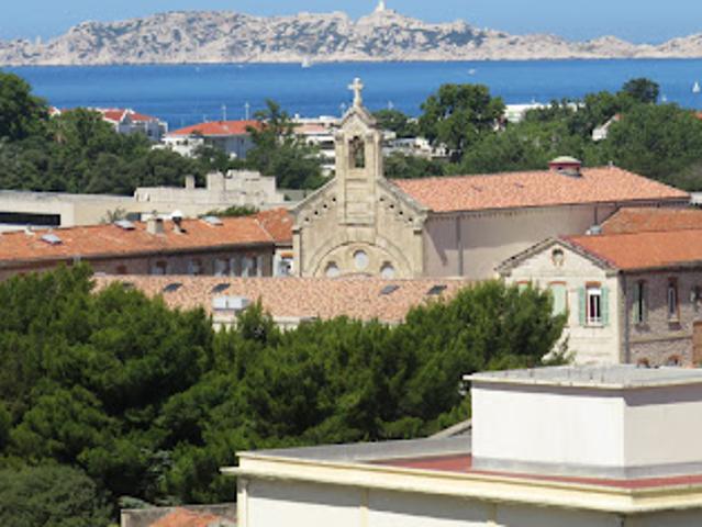Location Duplex 3 pièces 93 m2 Marseille 8ème