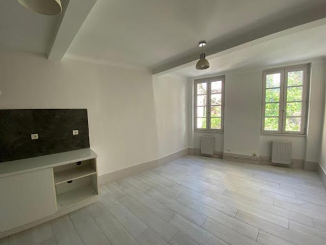 Location Duplex 2 pièces 37 m2 Caussade