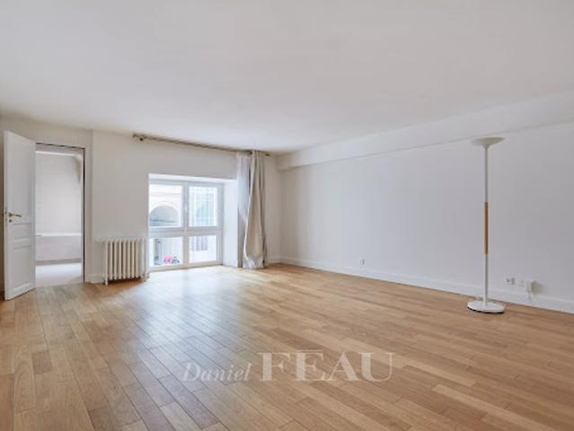Location Duplex 2 pièces 66.93 m2 Paris 7ème