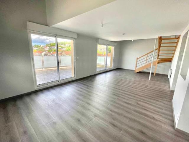 Location Duplex 4 pièces 93 m2 Boulazac Isle Manoire