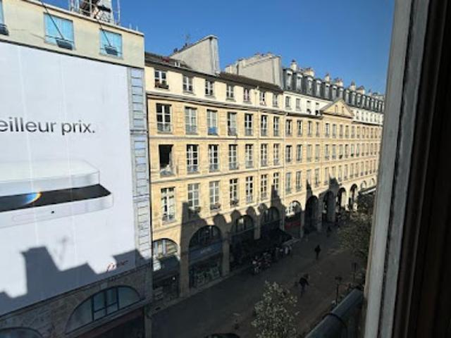 Location Duplex 5 pièces 100 m2 Paris 1er