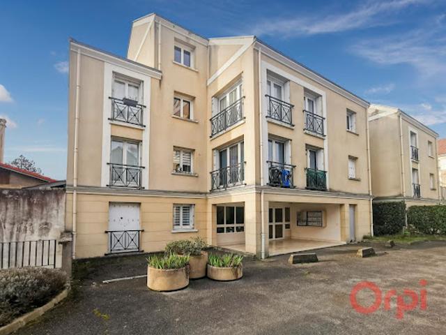Location Duplex 6 pièces 120.68 m2 Saint Leu la Forêt