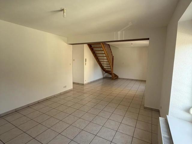 Location Duplex 93 m² à Éloyes 650 ¤ CC /mois