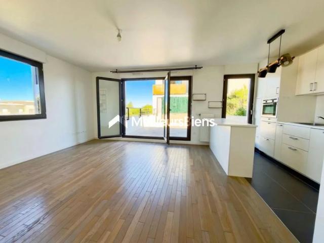 Location Duplex Roof top, parking