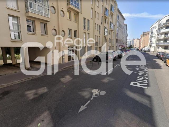 Location Emplacement parking couvert 12 m² 102 €/mois C.C