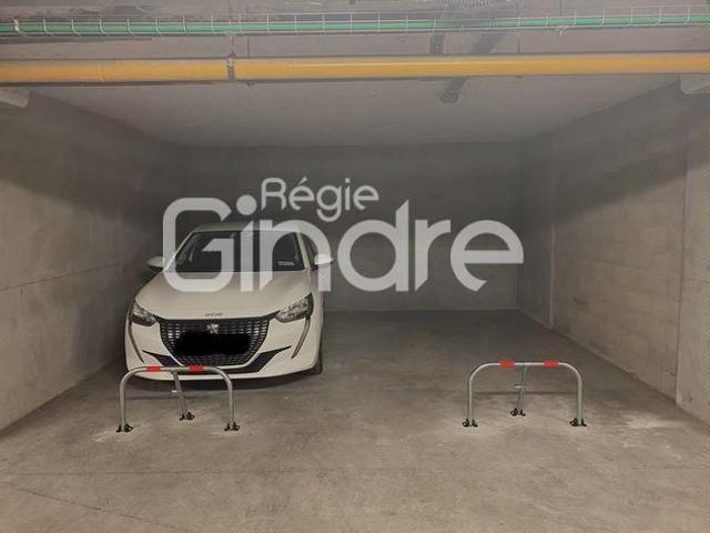 Location Emplacement parking couvert 13 m² 90 €/mois C.C
