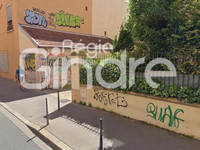 Location Emplacement parking non couvert 14 m² 60 €/mois