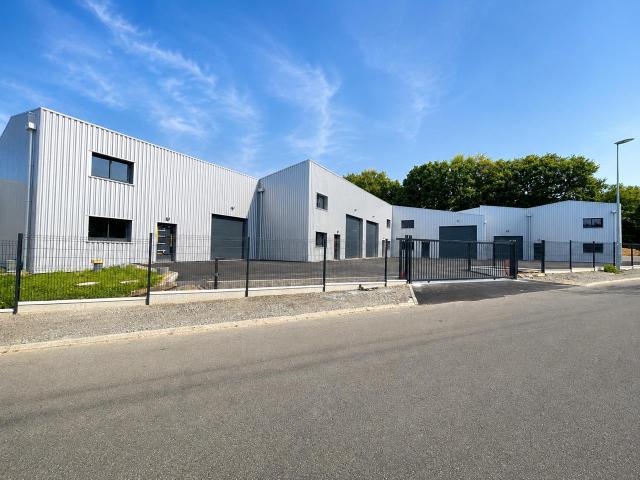 Location entrepôt 109 m² Nantes Nord Accès N137