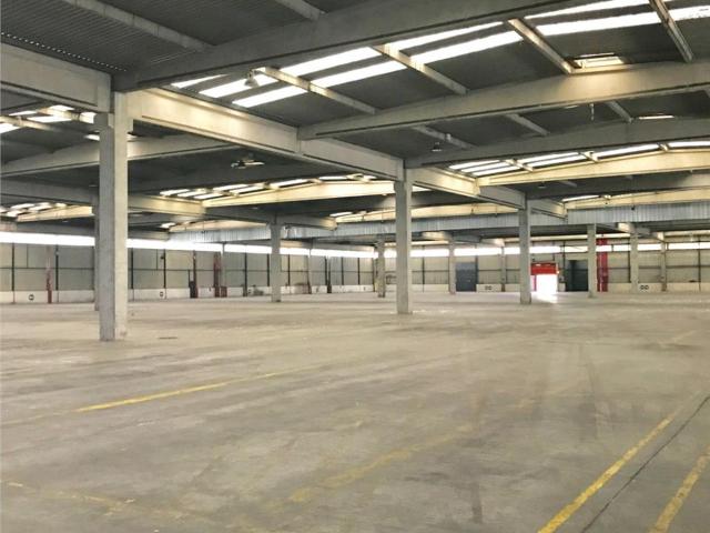 Location entrepôt 11 000 m² Amiens 8 quais
