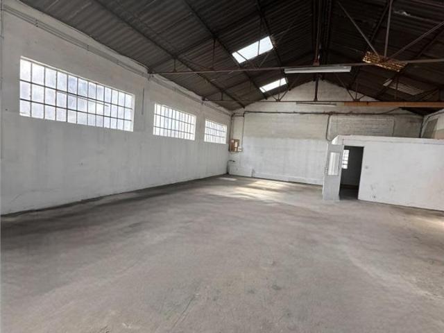 Location entrepôt 220 m² Portet sur Garonne Proche axes routiers