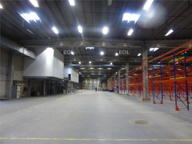 Location entrepôt Templemars Façade autoroutière A1