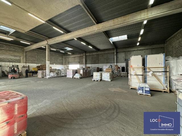 Location entrepôt traversant Bruges Zone Centre International de Fret
