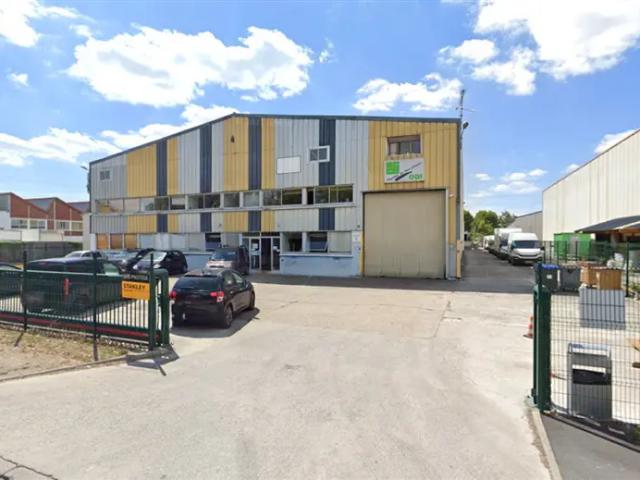 Location entrepôt Villeneuve la Garenne Proche A86 et RER