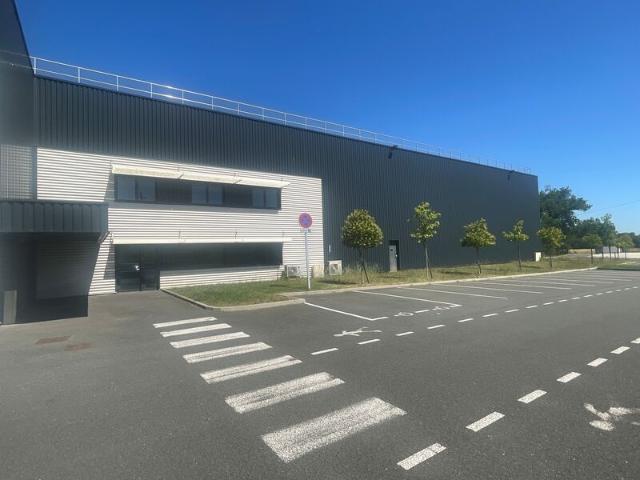 Location entrepôt Ambarès et Lagrave Proche A10 et SNCF