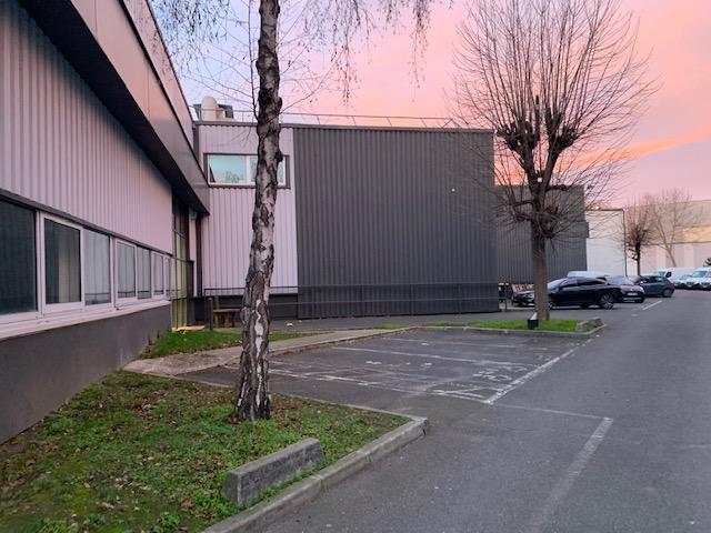 Location entrepôt Aubervilliers Site clos sécurisé proche métro