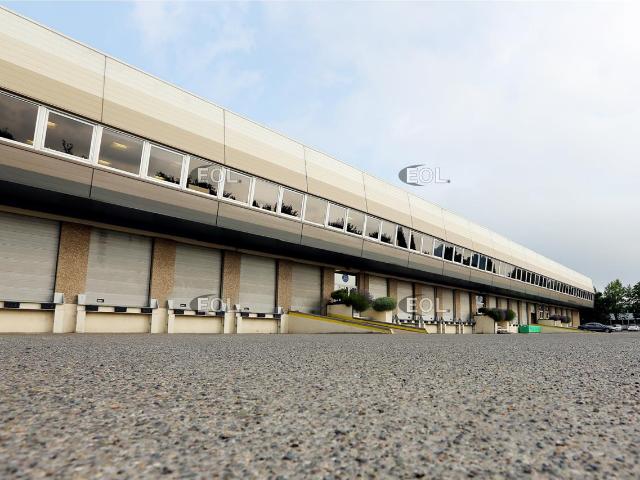 Location entrepôt Buc 78 Divisible 615 m² Accès A12 A86
