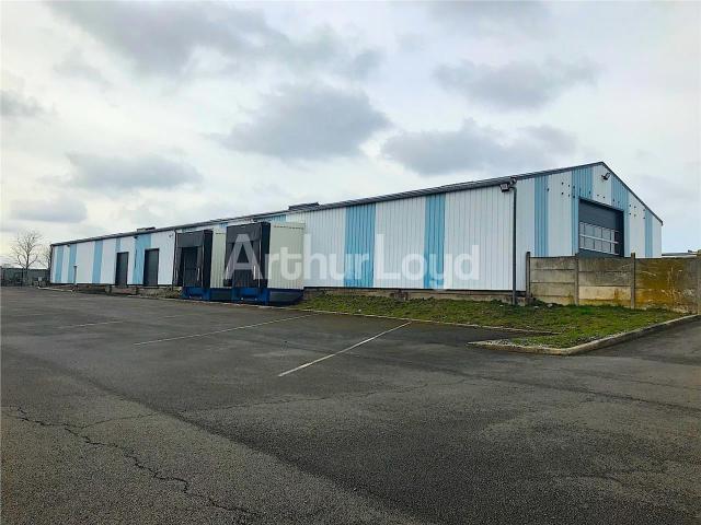 Location entrepôt Cambrai Zone Cantimpré Parking PL 20 places
