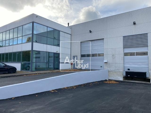 Location entrepôt Chilly Mazarin Croisement A6 N20 A10