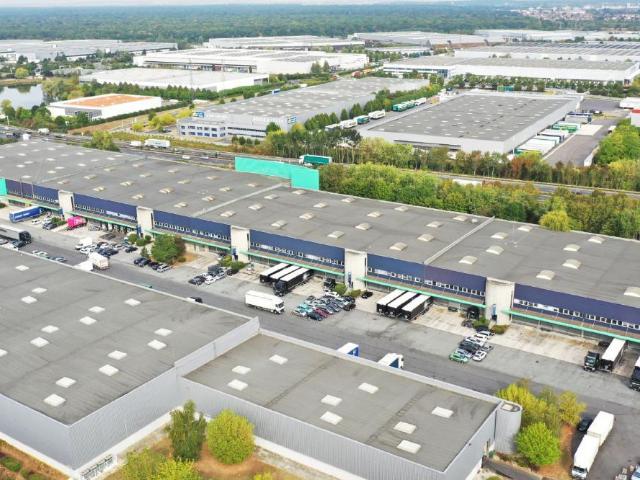 Location entrepôt Combs la Ville Accès autoroutier proche