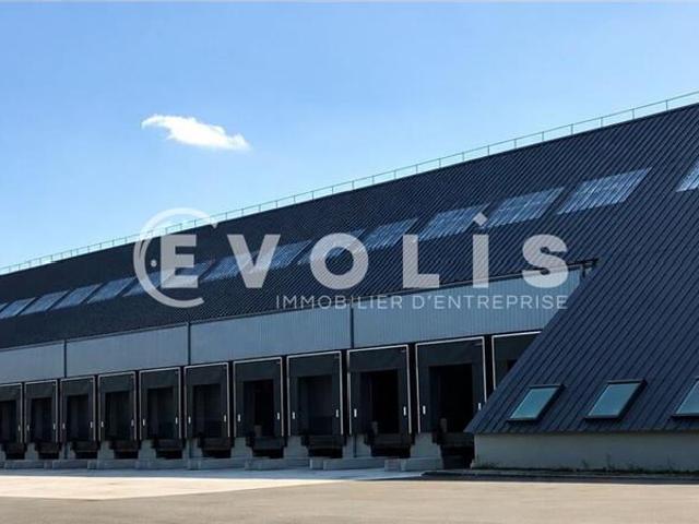Location entrepôt Émerainville Classe A 18 portes à quai