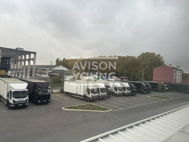 Location entrepôt Gennevilliers Accès A15 A86 et RER C