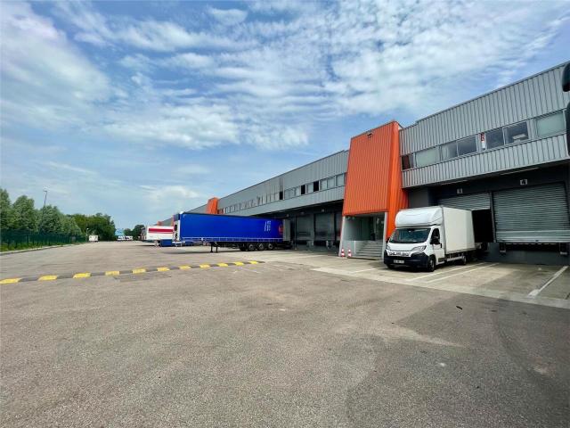 Location entrepôt Le Petit Quevilly Zone logistique rénovée