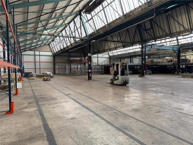 Location entrepôt local d'activité Meaux Proche A4 et transports