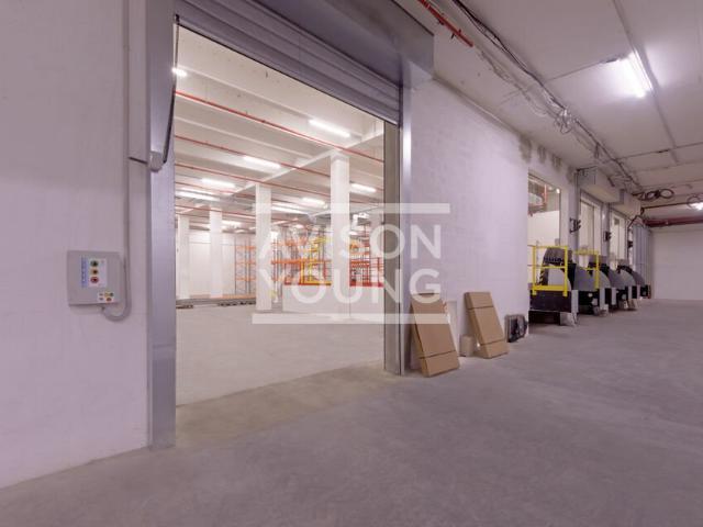 Location entrepôt logistique urbaine Paris 13 Proche périphérique