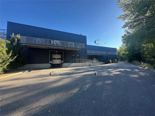 Location entrepôt neuf Aix en Provence 2 quais et bureaux