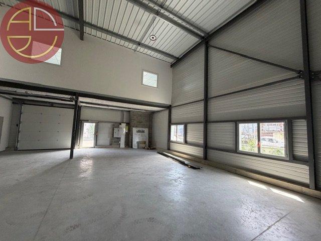 Location entrepôt neuf Cugnaux RE2020 et transports à proximité