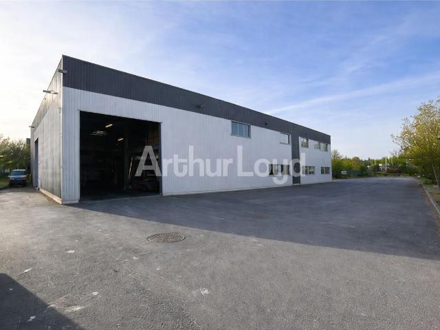 Location entrepôt Orchies Accès PL et bureaux aménagés