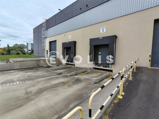 Location entrepôt Sucy en Brie Proche A86 et RER A