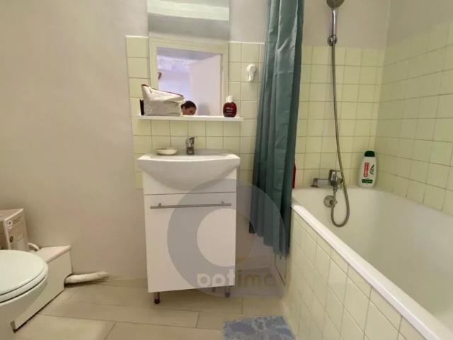 LOCATION ETUDIANT Menton vieille ville 2 pièces en duplex