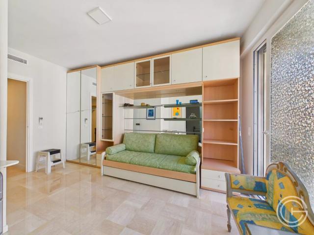 LOCATION ETUDIANTE 131 PROMENADE DES ANGLAIS PROCHE DES ECOLES TOUTES CHARGES COMPRISES
