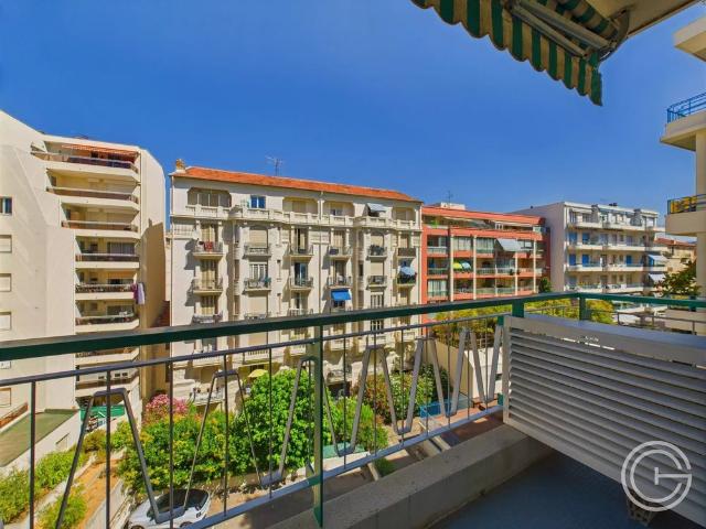 LOCATION ETUDIANTE 131 PROMENADE DES ANGLAIS PROCHE DES ECOLES TOUTES CHARGES COMPRISES