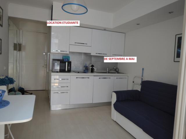 LOCATION ETUDIANTE CENTRE JUAN LES PINS STUDETTE MEUBLEE