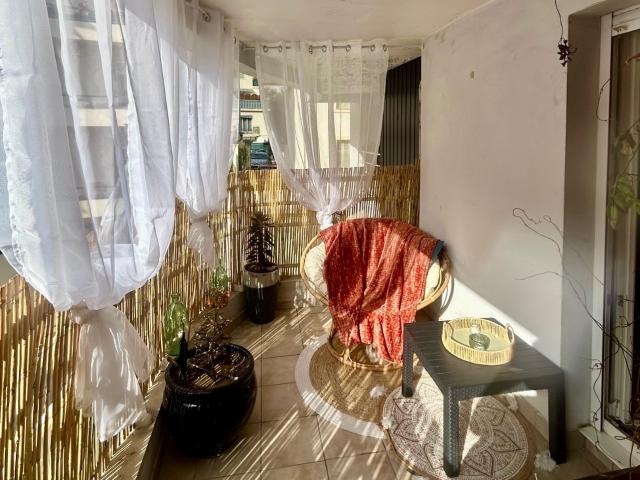 LOCATION ETUDIANTE STUDIO MEUBLE + TERRASSE LIBERATION