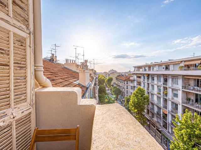 LOCATION ETUDIANTE Studio avec Balcon Quartier Gambetta/Garnier