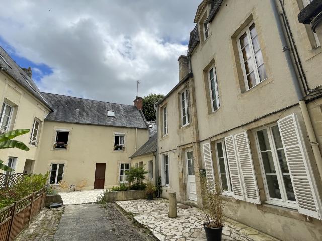 Location F2 45 m2 BAYEUX rue des Chanoines