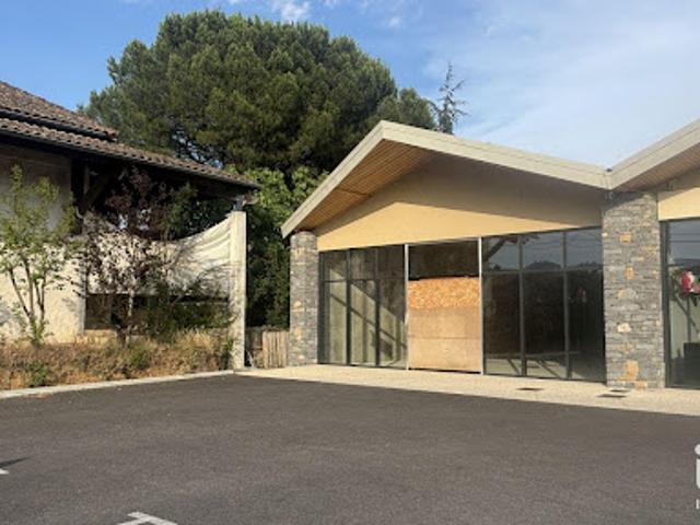 Location Fond de commerce 0 pièces 142 m2 Saint Etienne de Fontbellon