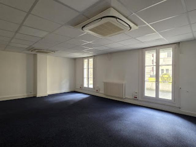 Location Fond de commerce 0 pièces 114 m2 Paris 9ème