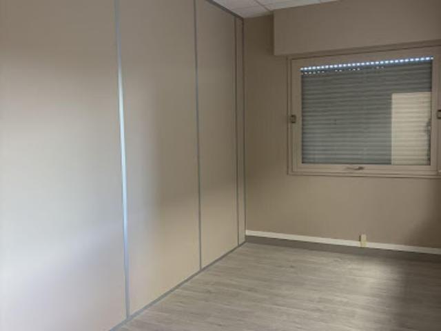 Location Fond de commerce 0 pièces 300 m2 Compiegne
