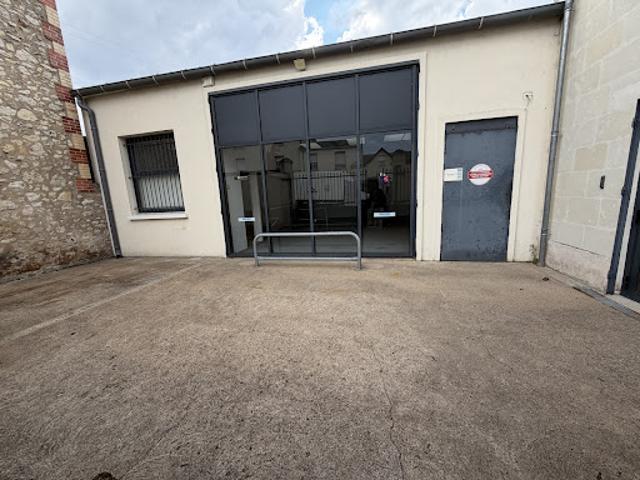 Location Fond de commerce 0 pièces 400 m2 Saumur