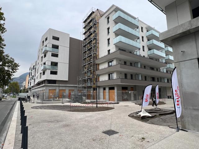 Location Fond de commerce 0 pièces 76 m2 Grenoble