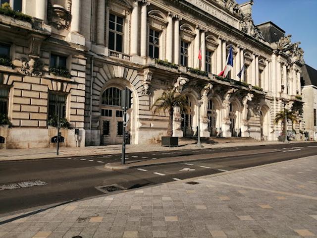 Location Autre 0 pièces 180 m2 Tours