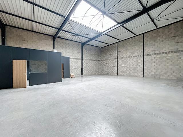 Location Fond de commerce 195 m2 Savigneux