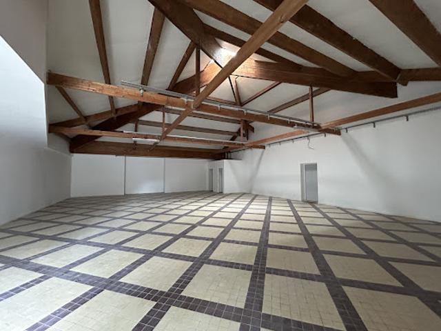 Location Fond de commerce 198 m2 Le Palais sur Vienne