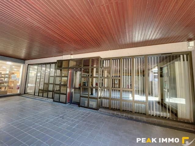 Location Fond de commerce 101.95 m2 Annemasse