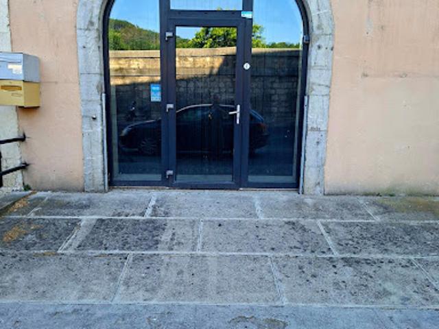Location Fond de commerce 115 m2 Anduze