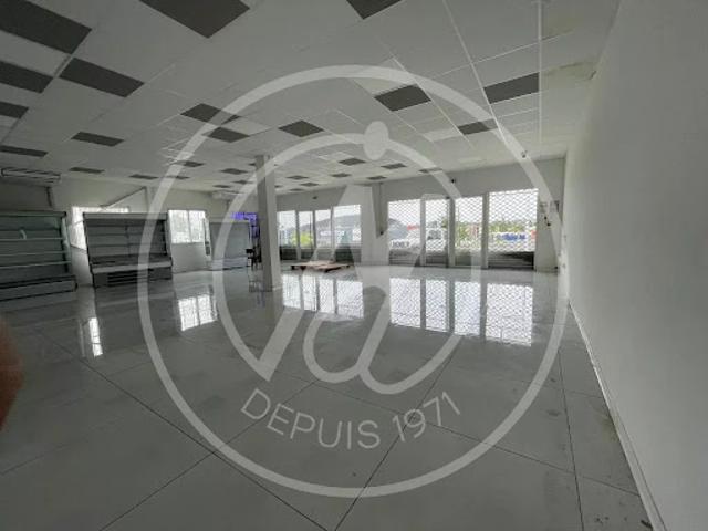 Location Fond de commerce 115 m2 Baie mahault